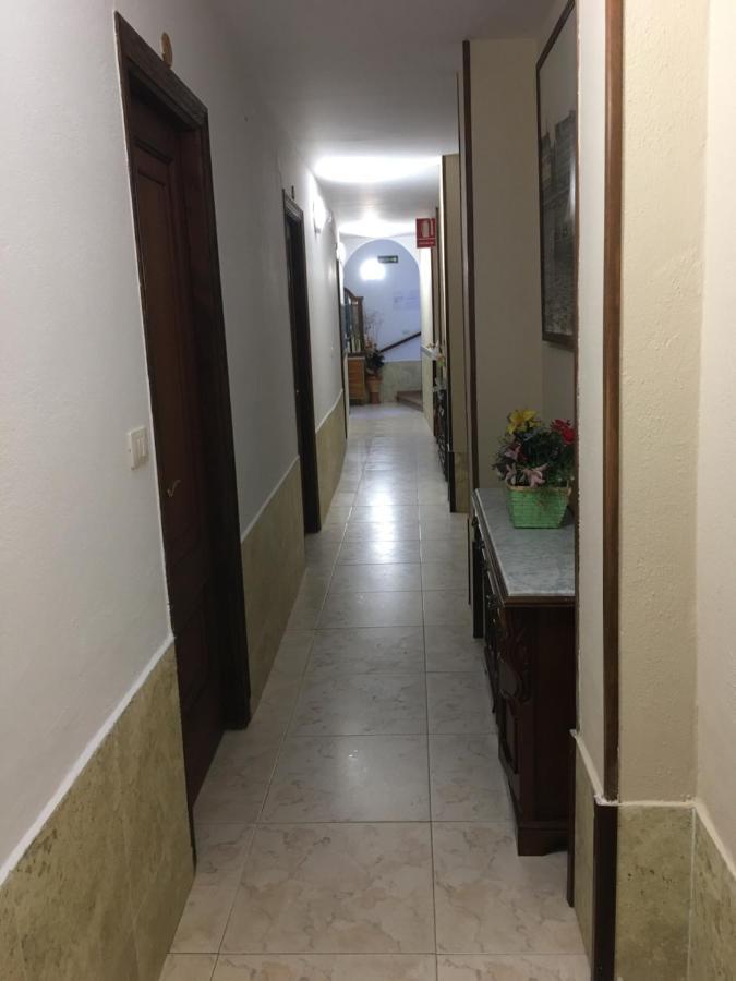 Hostal O Labrador Hotel O Hospital Bagian luar foto