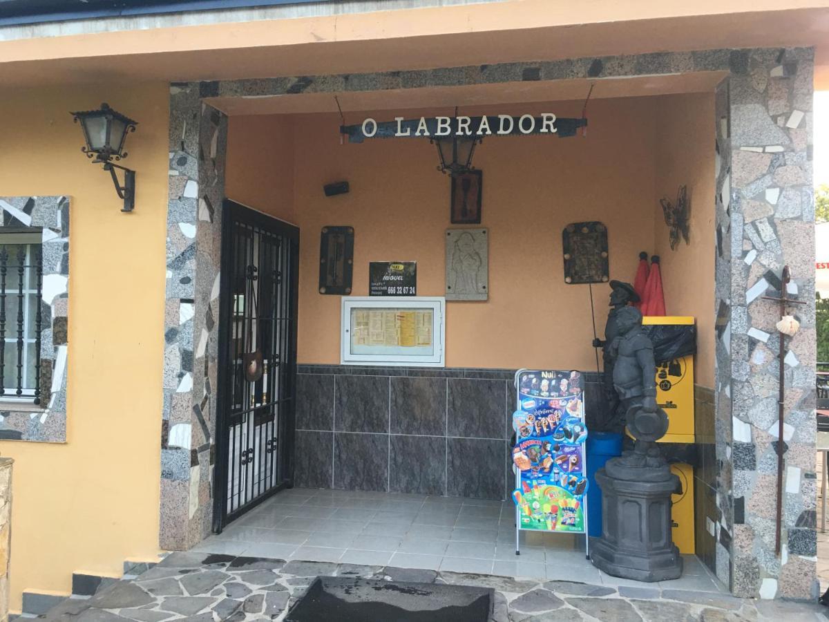 Hostal O Labrador Hotel O Hospital Bagian luar foto